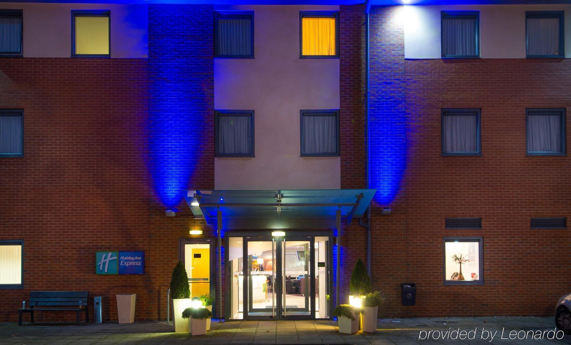 Holiday Inn Express Bedford By Ihg Luaran gambar